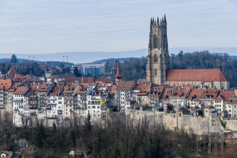 Mittelalterliche Altstadt von Freiburg in der Schweiz