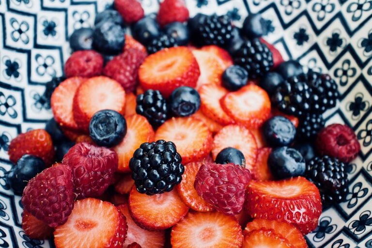 Entdecken Sie, wie Resveratrol Ihre Herzgesundheit unterstützt und den Stoffwechsel optimiert. Erfahren Sie mehr über die Vorteile dieses natürlichen Wunders!