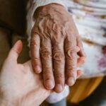 Arthritis in den Händen: Frühzeitige Anzeichen und Behandlungen