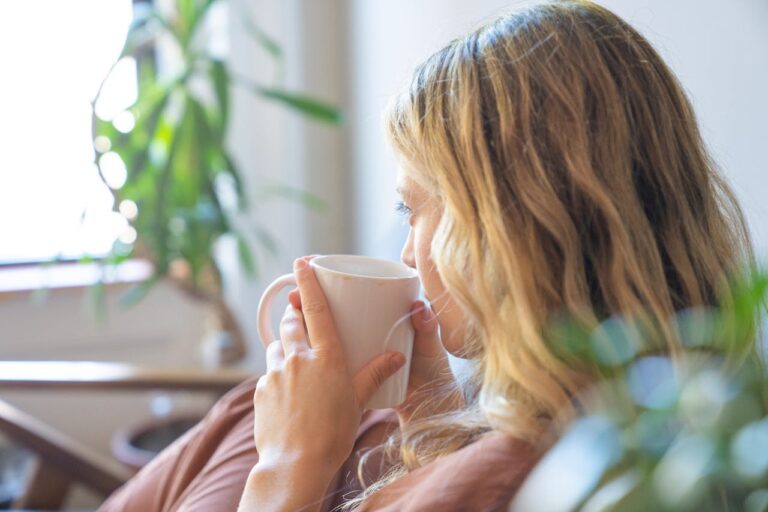 Tschüss Rauchgeruch – mit diesen Tipps bleibt es in der Wohnung frisch